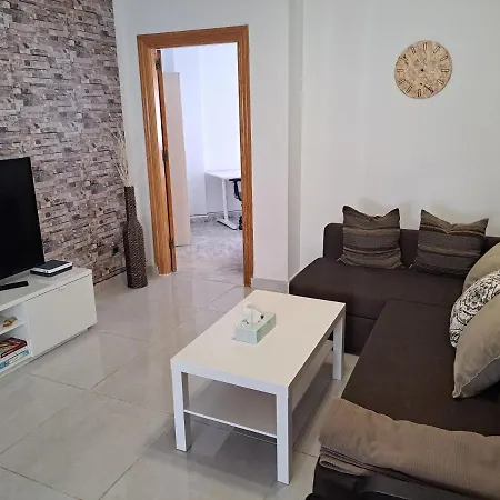 Spacious In Noelia With Private Pool, Garden & Parking Holiday home *